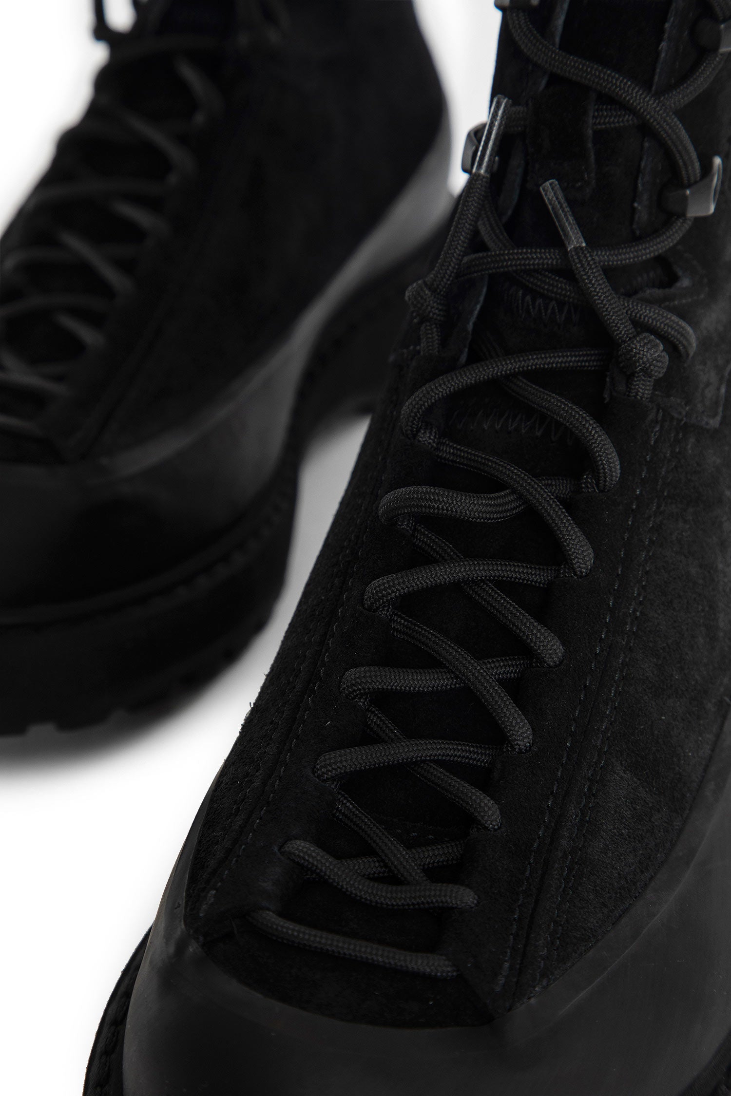 S100110 Hiking Suede Boots
