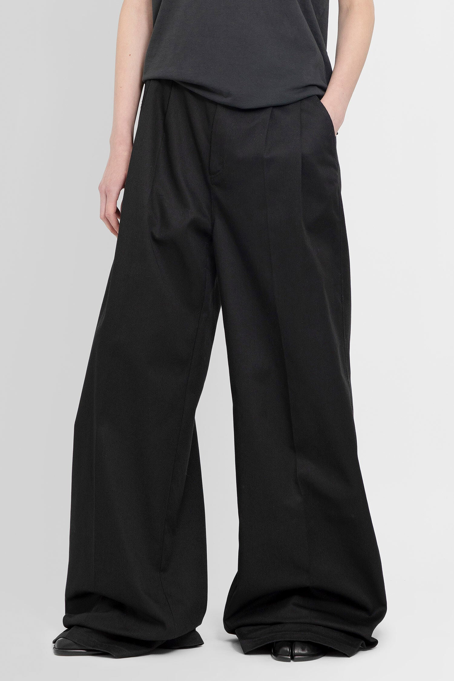 MAISON MARGIELA WOMAN BLACK TROUSERS