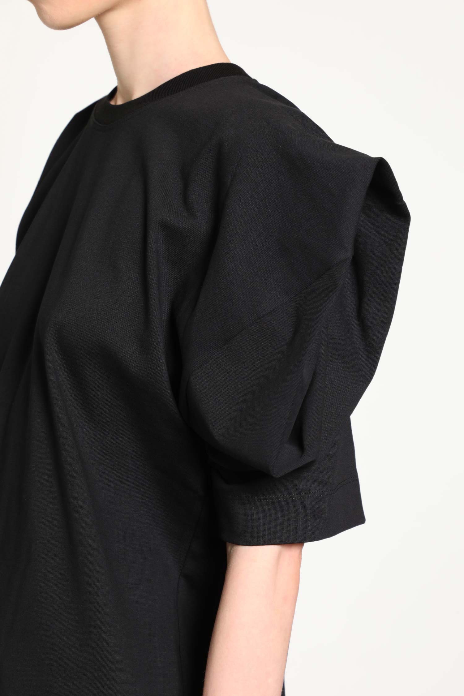 T-Shirt with Floral Details - Antonioli.eu