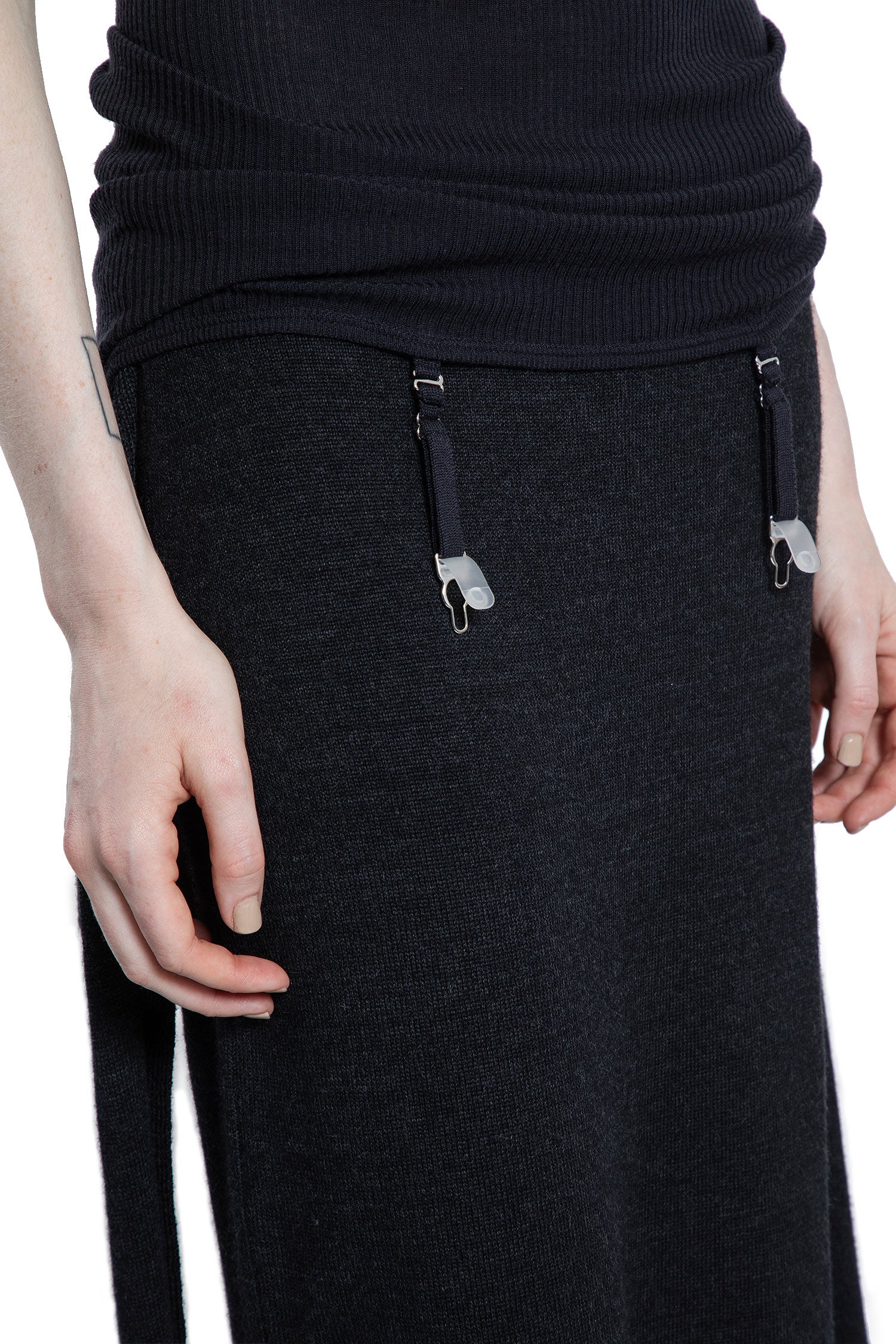 Sleeveless Tank Top with Suspenders