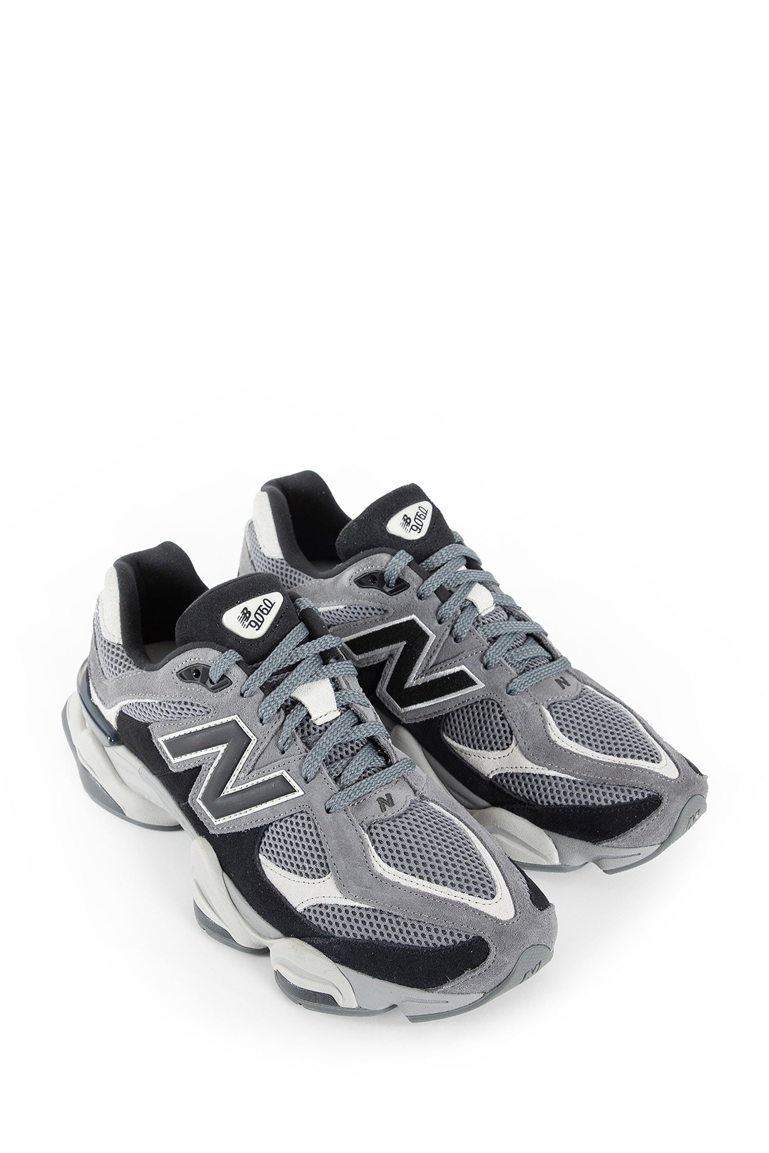 9060 Sneakers