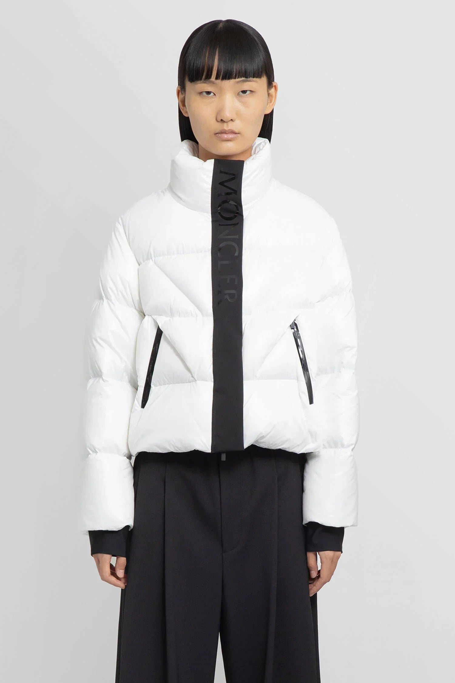 MONCLER WOMAN WHITE JACKETS MONCLER JACKETS Antonioli