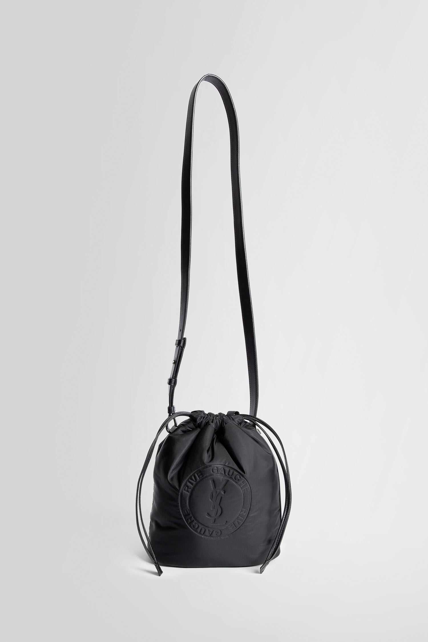 Saint Laurent Shoulder Bags in Black