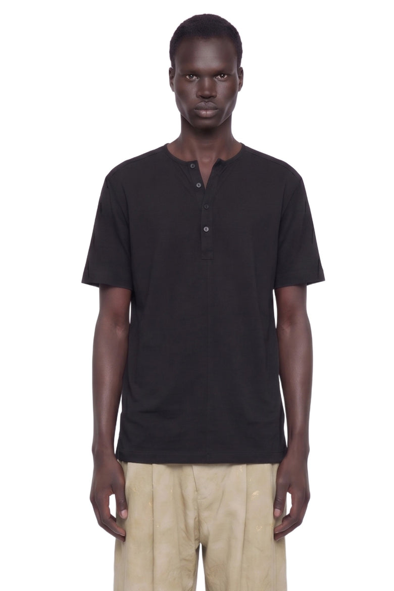 
              ZIGGY CHEN Henley Neck Gathered T-shirt man
            