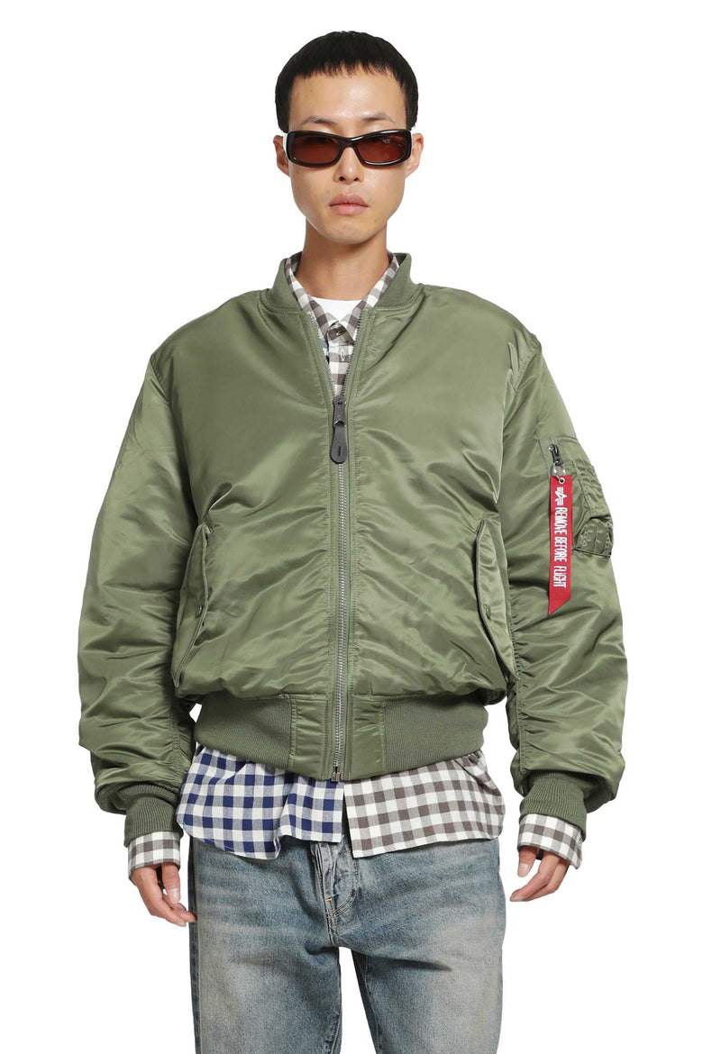 ALPHA INDUSTRIES MA-1 Heritage Bomber man