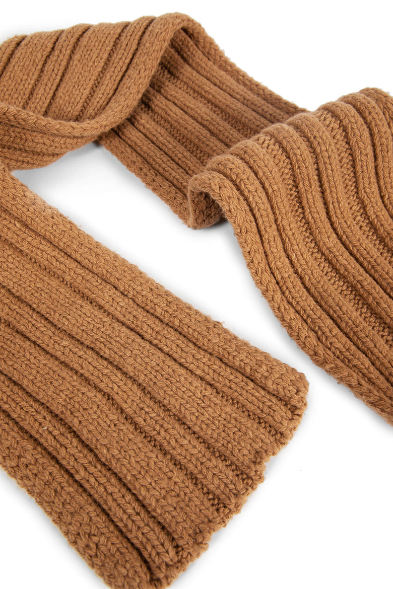 Amos Scarf