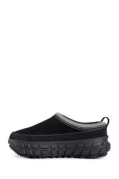 UGG MAN BLACK LOAFERS & FLATS