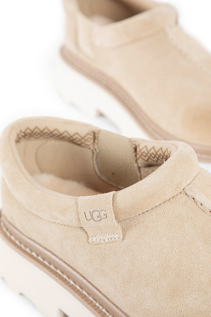 UGG MAN BEIGE LOAFERS & FLATS