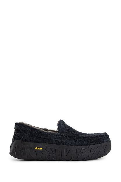 UGG MAN BLACK LOAFERS & FLATS