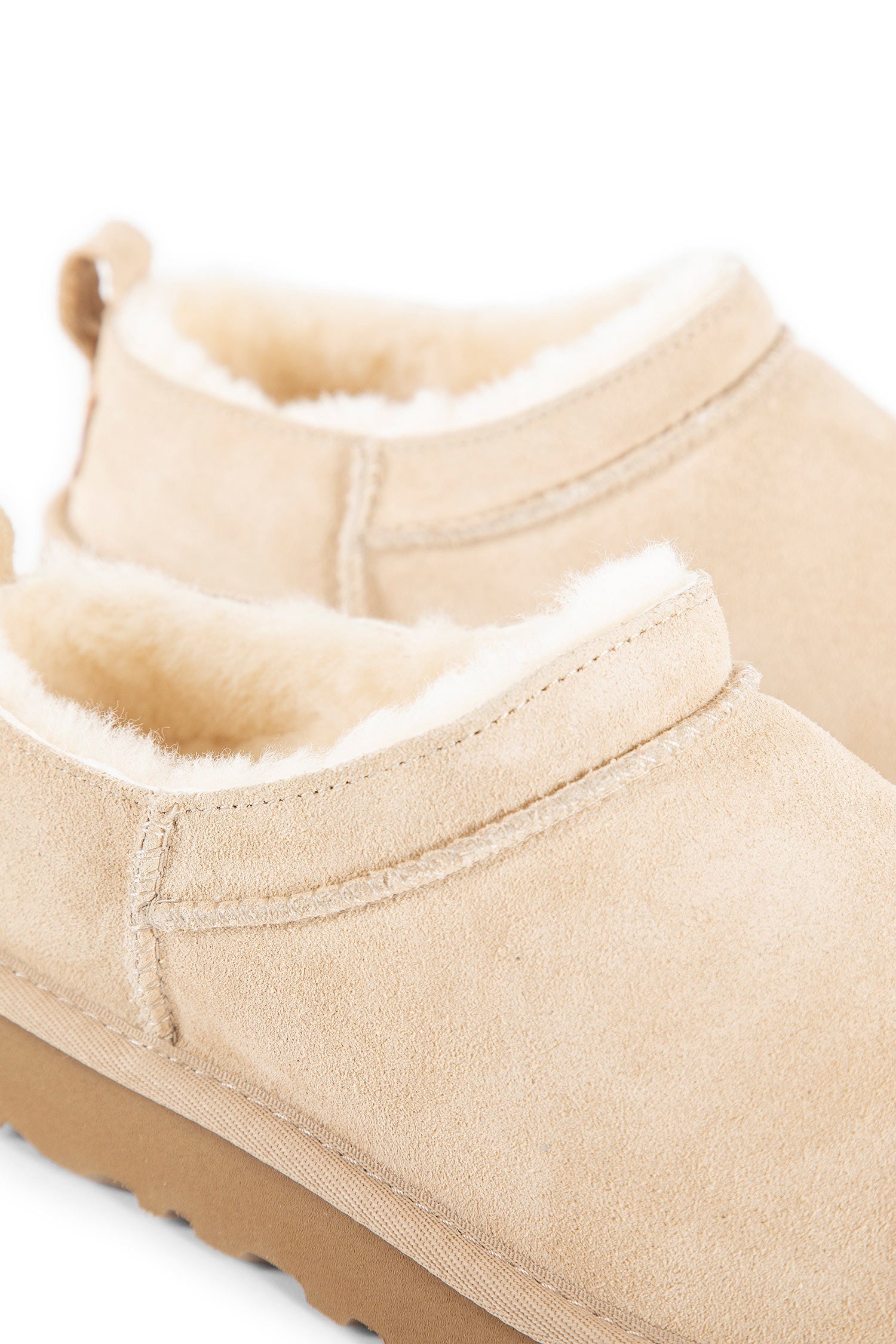 UGG SANDALIAS Y CHANCLAS DE MUJER 