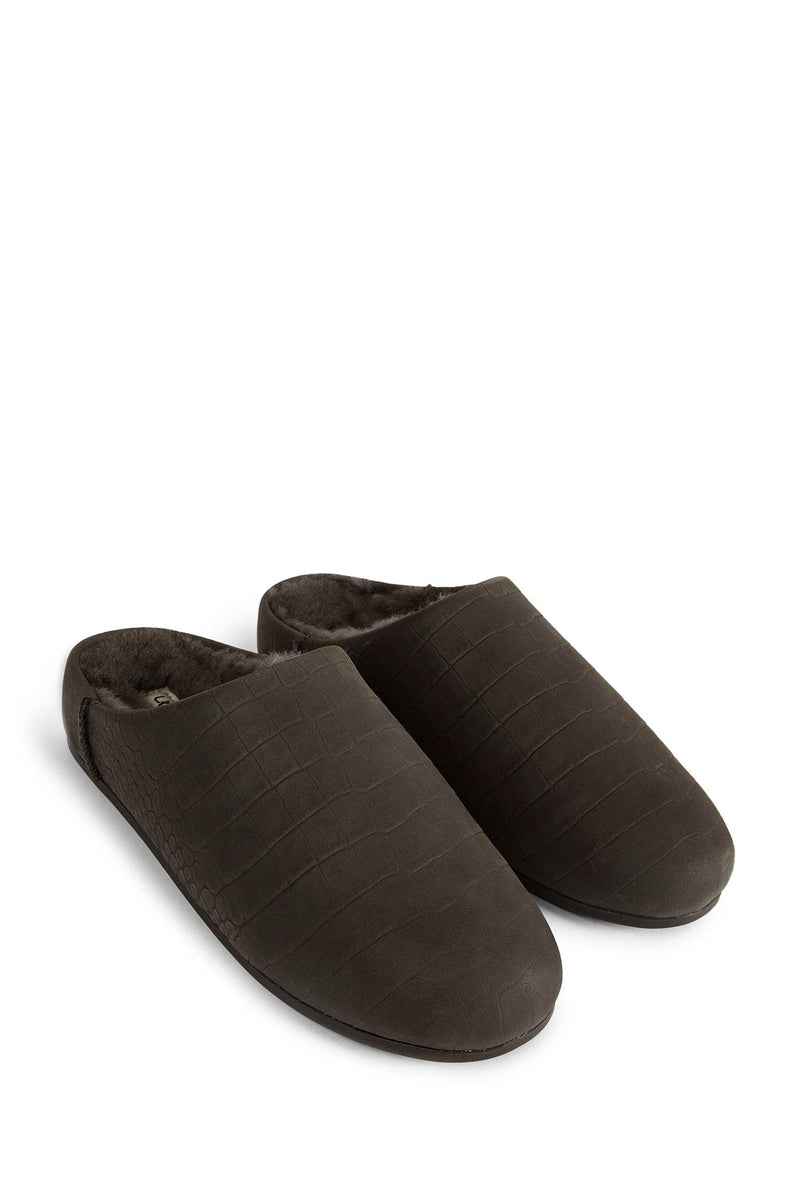 Elea Embossed Slippers