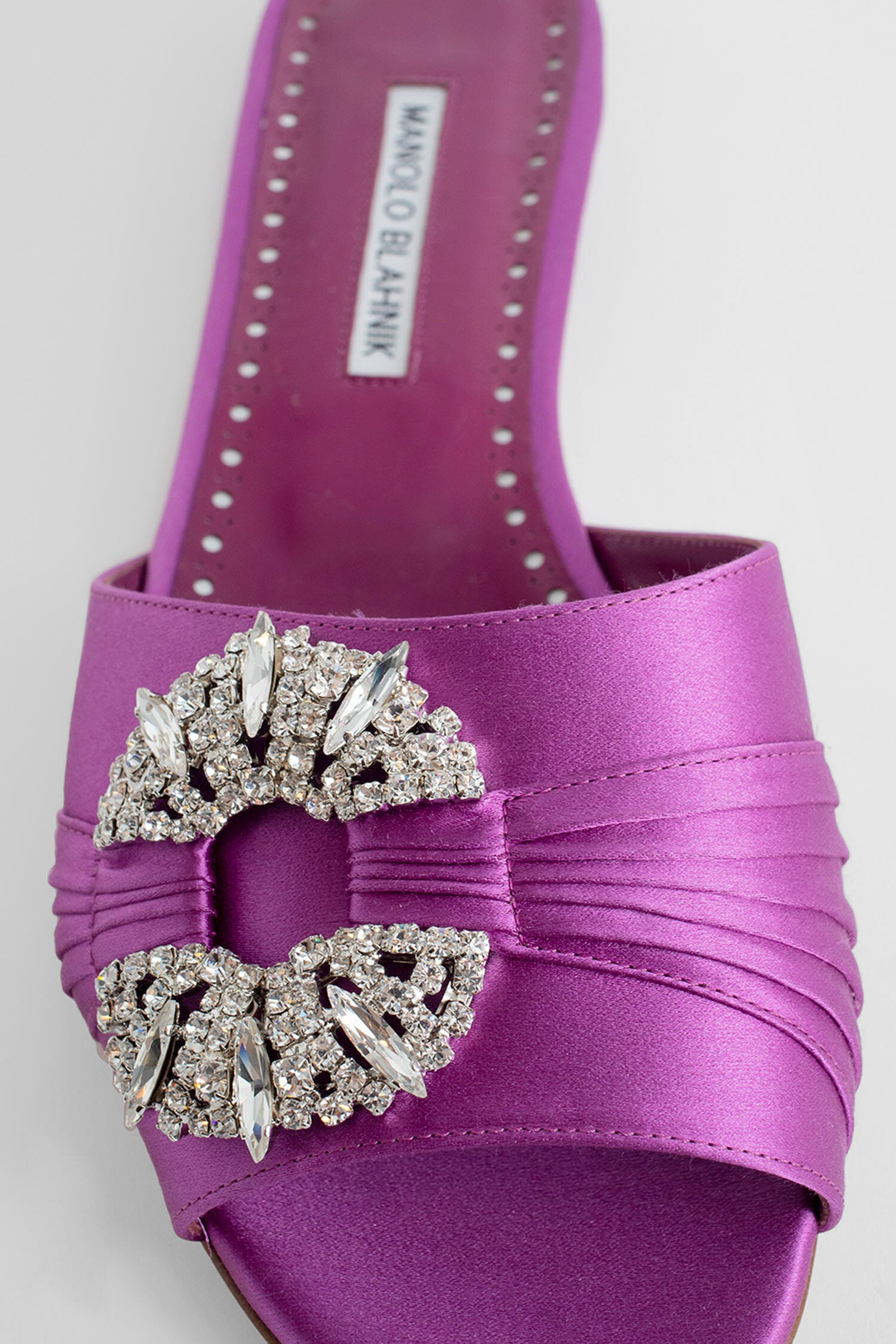 MANOLO BLAHNIK WOMAN PURPLE SANDALS