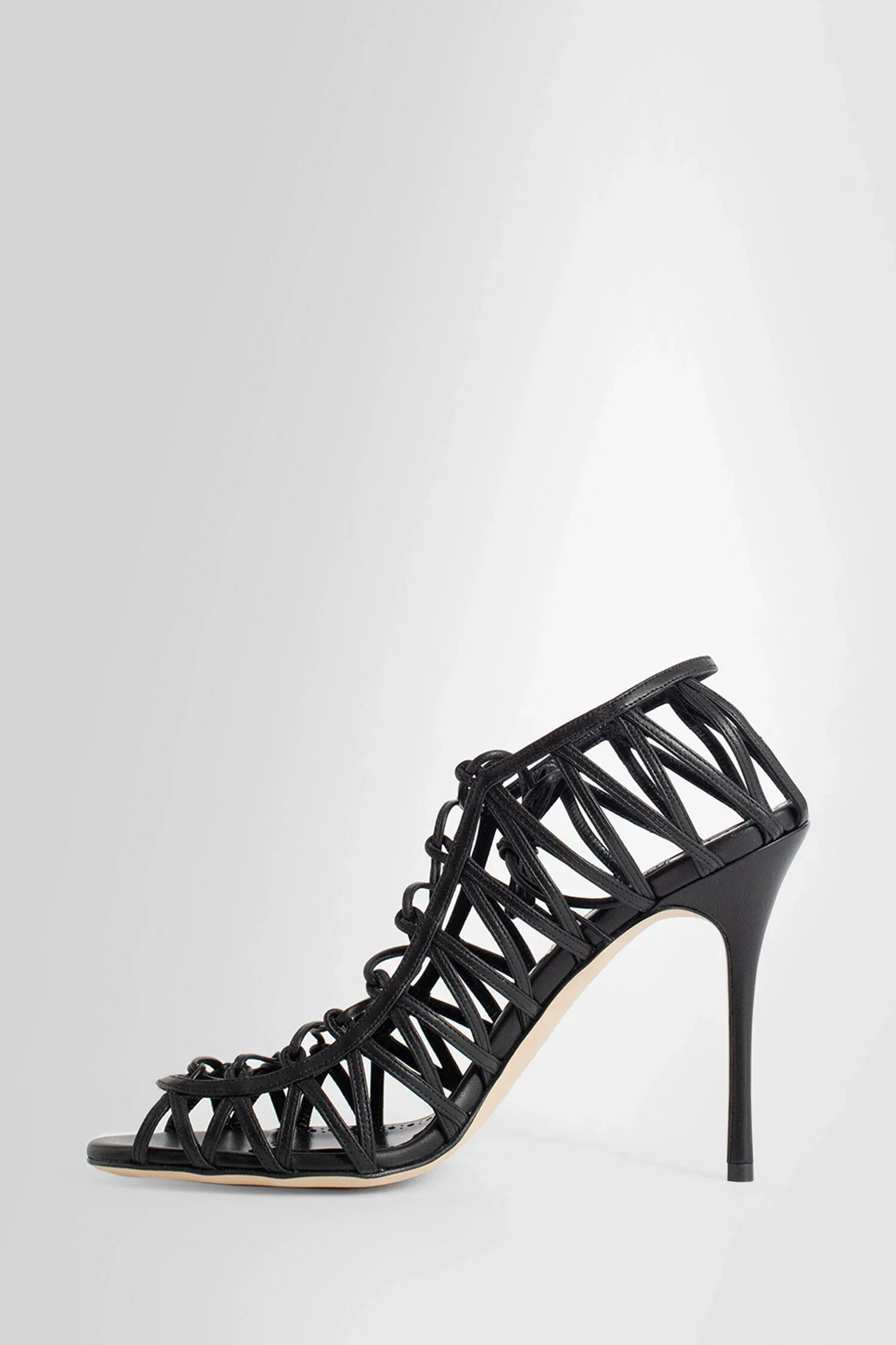 MANOLO BLAHNIK WOMAN BLACK SANDALS & SLIDES - Antonioli.eu