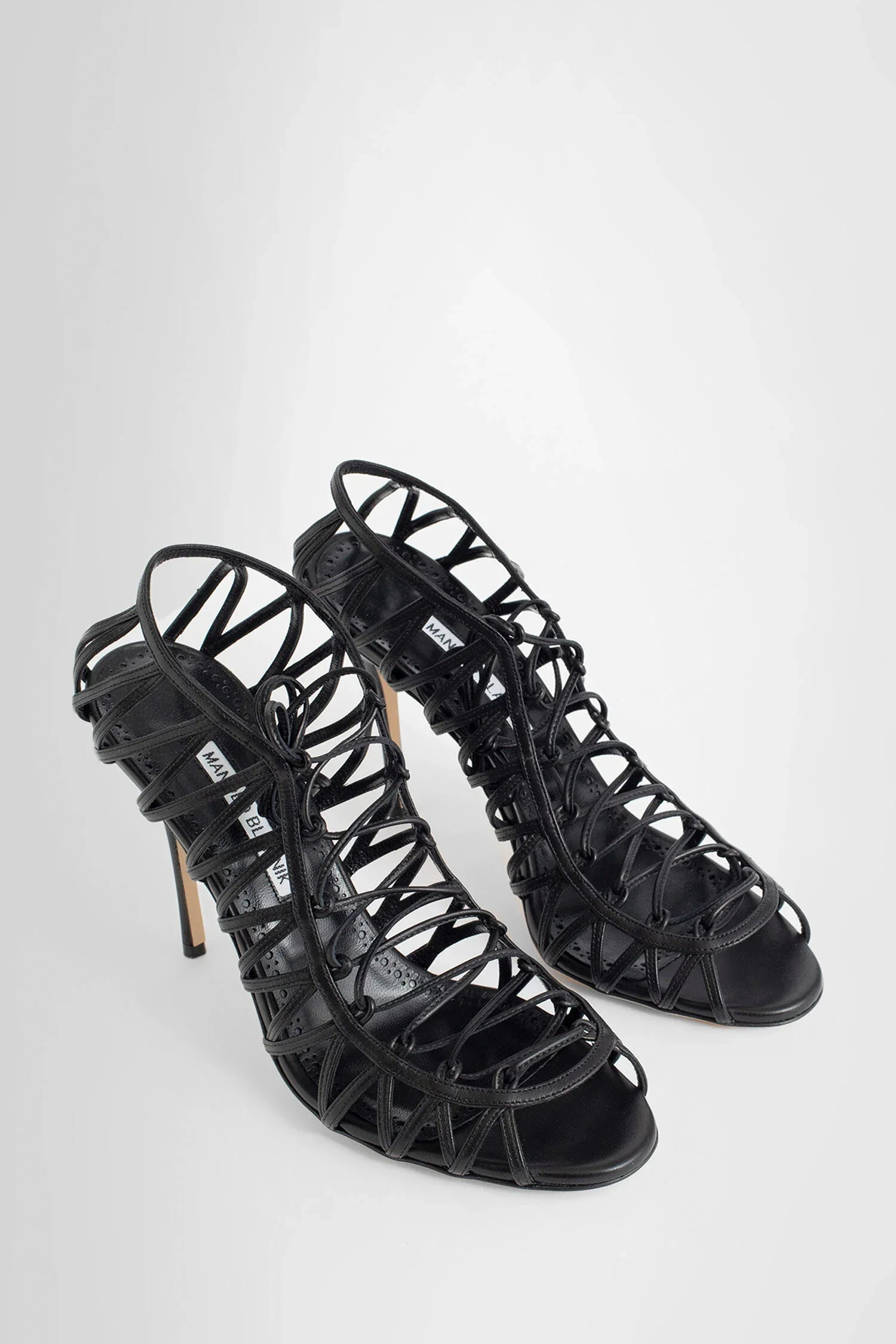 MANOLO BLAHNIK WOMAN BLACK SANDALS & SLIDES - Antonioli.eu