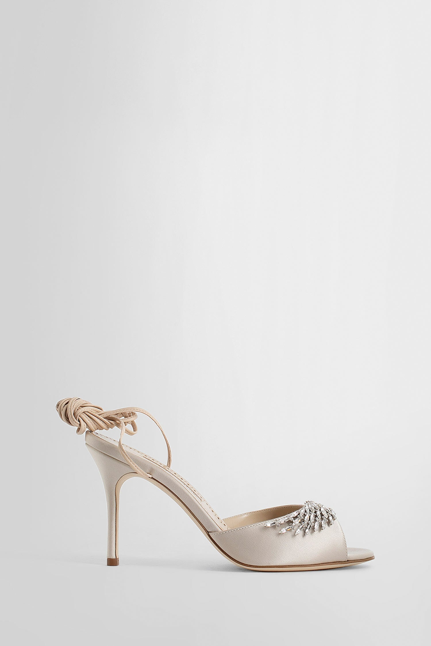 MANOLO BLAHNIK WOMAN BEIGE SANDALS