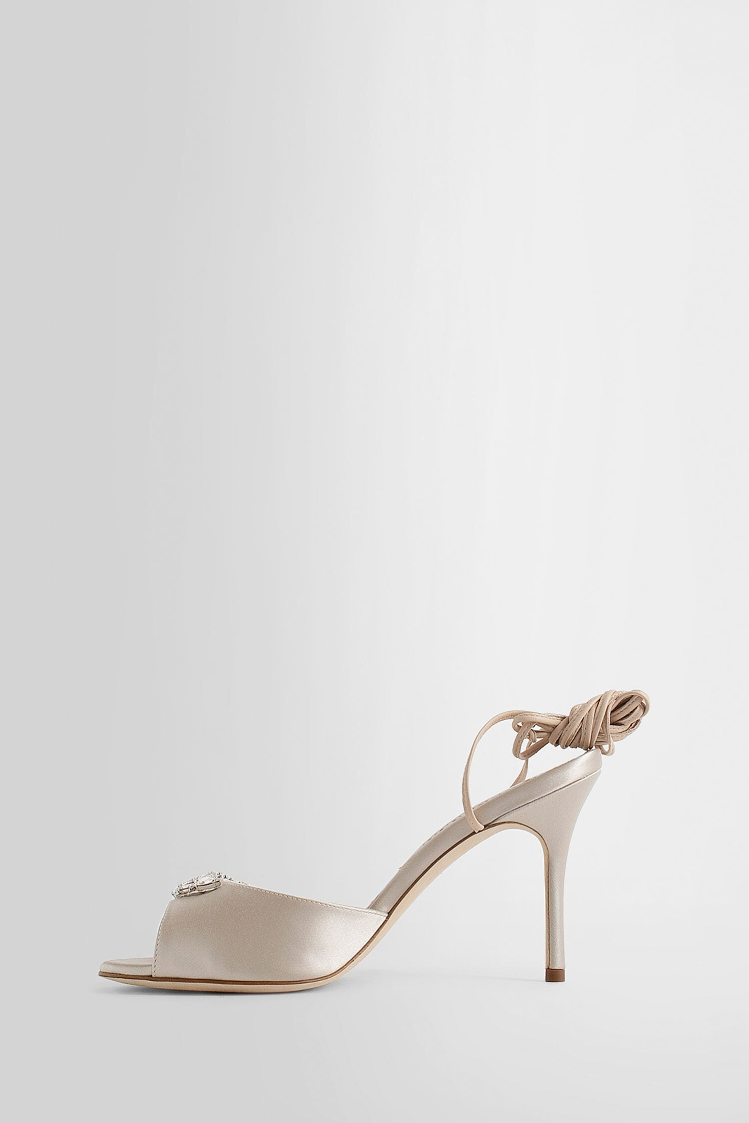 MANOLO BLAHNIK WOMAN BEIGE SANDALS & SLIDES