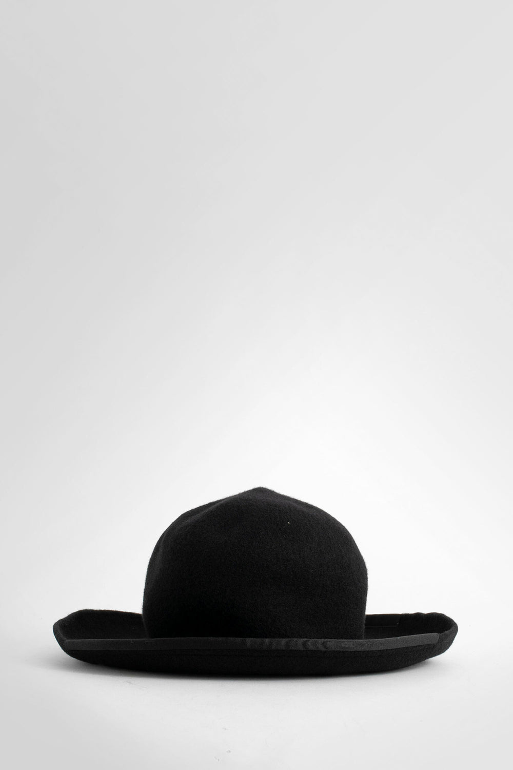 SCHA UNISEX BLACK HATS