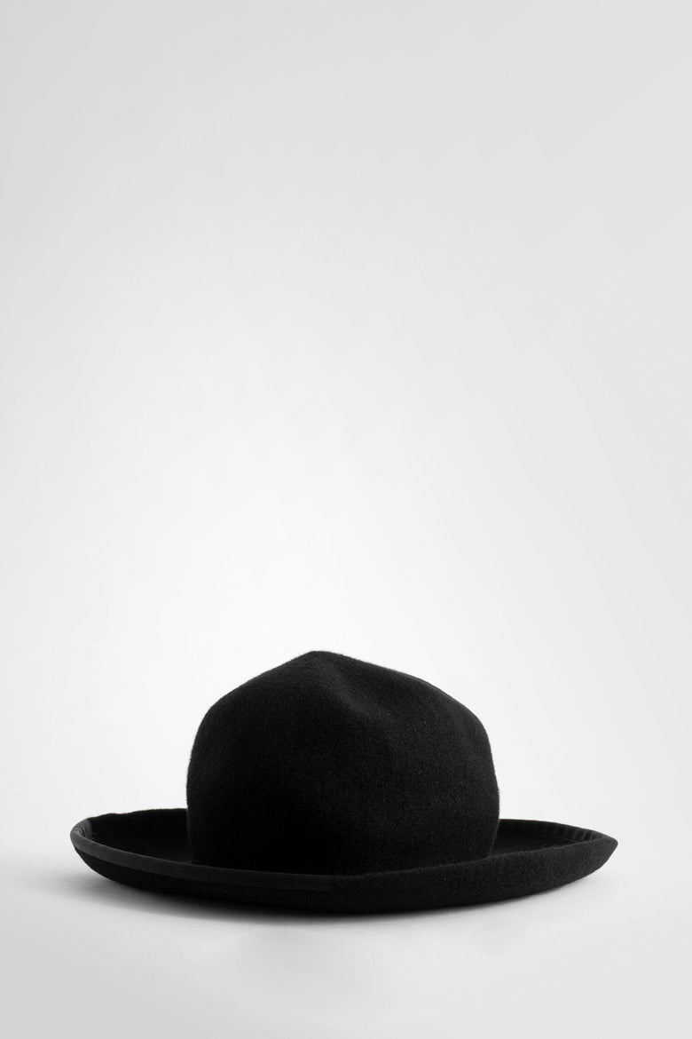 SCHA UNISEX BLACK HATS