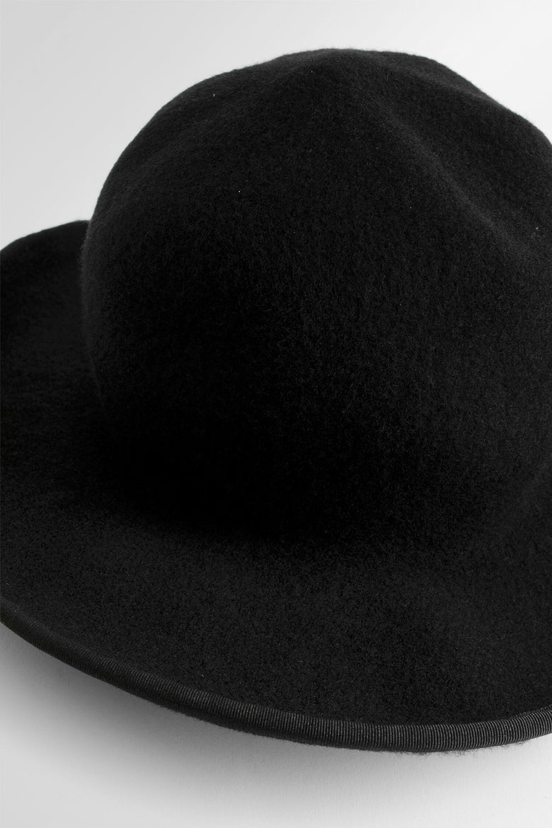 SCHA UNISEX BLACK HATS