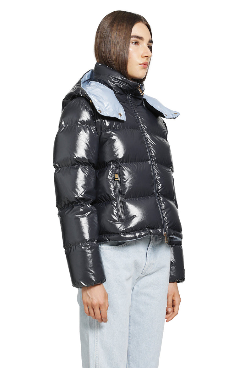 
              MONCLER Niveole Short Down Jacket woman
            