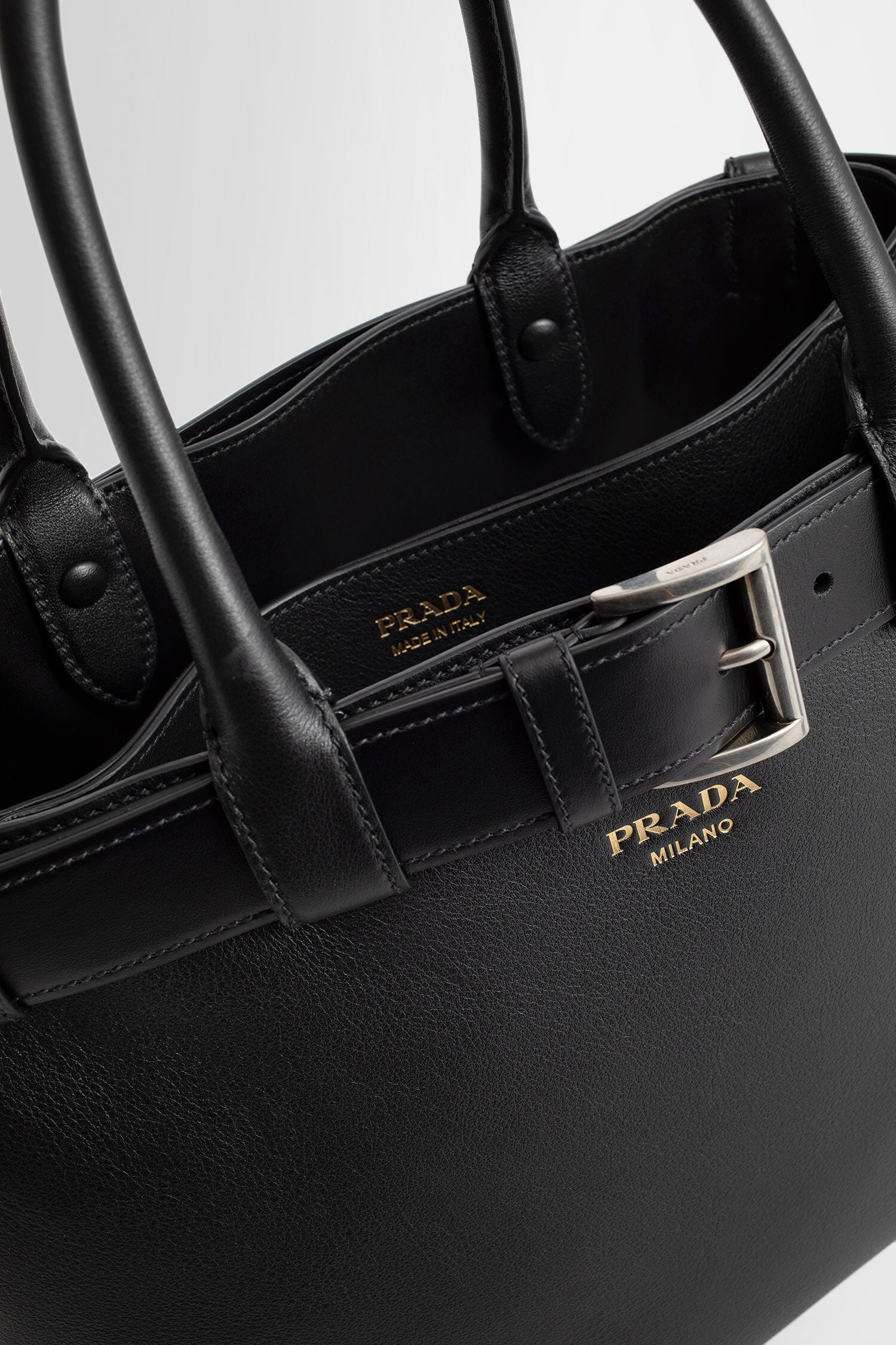 PRADA WOMAN BLACK TOTE BAGS