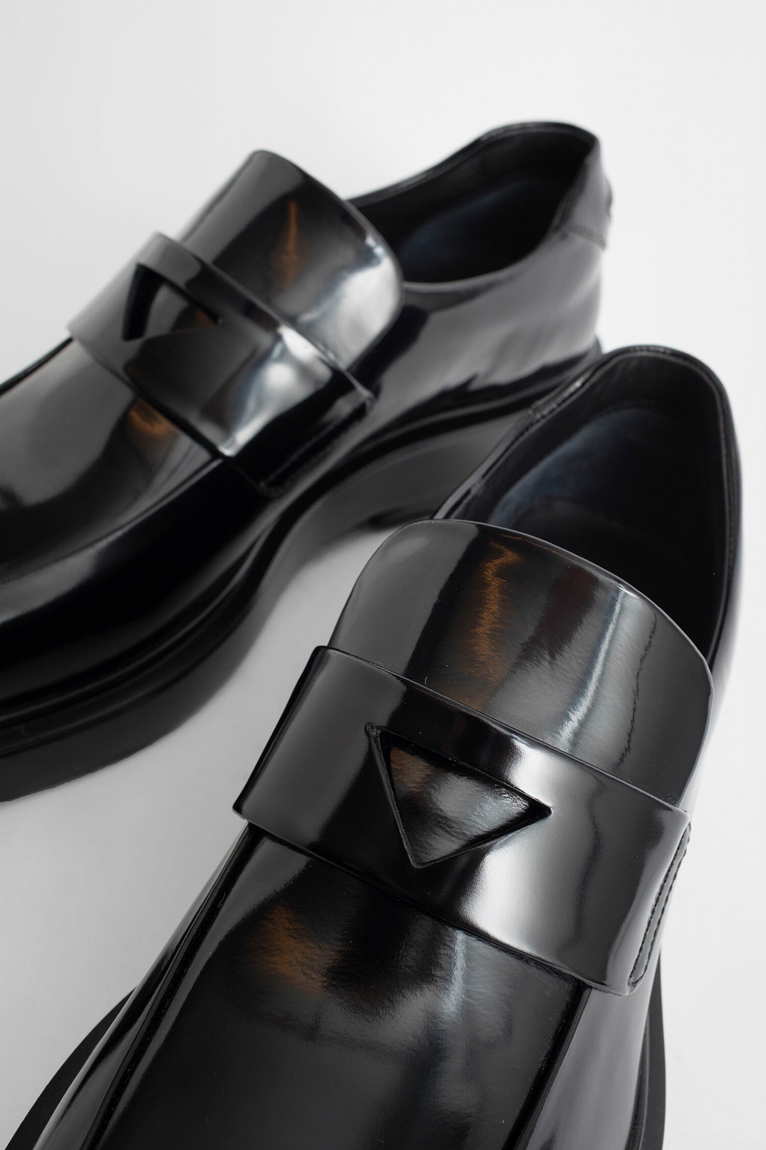 PRADA WOMAN BLACK FLATS