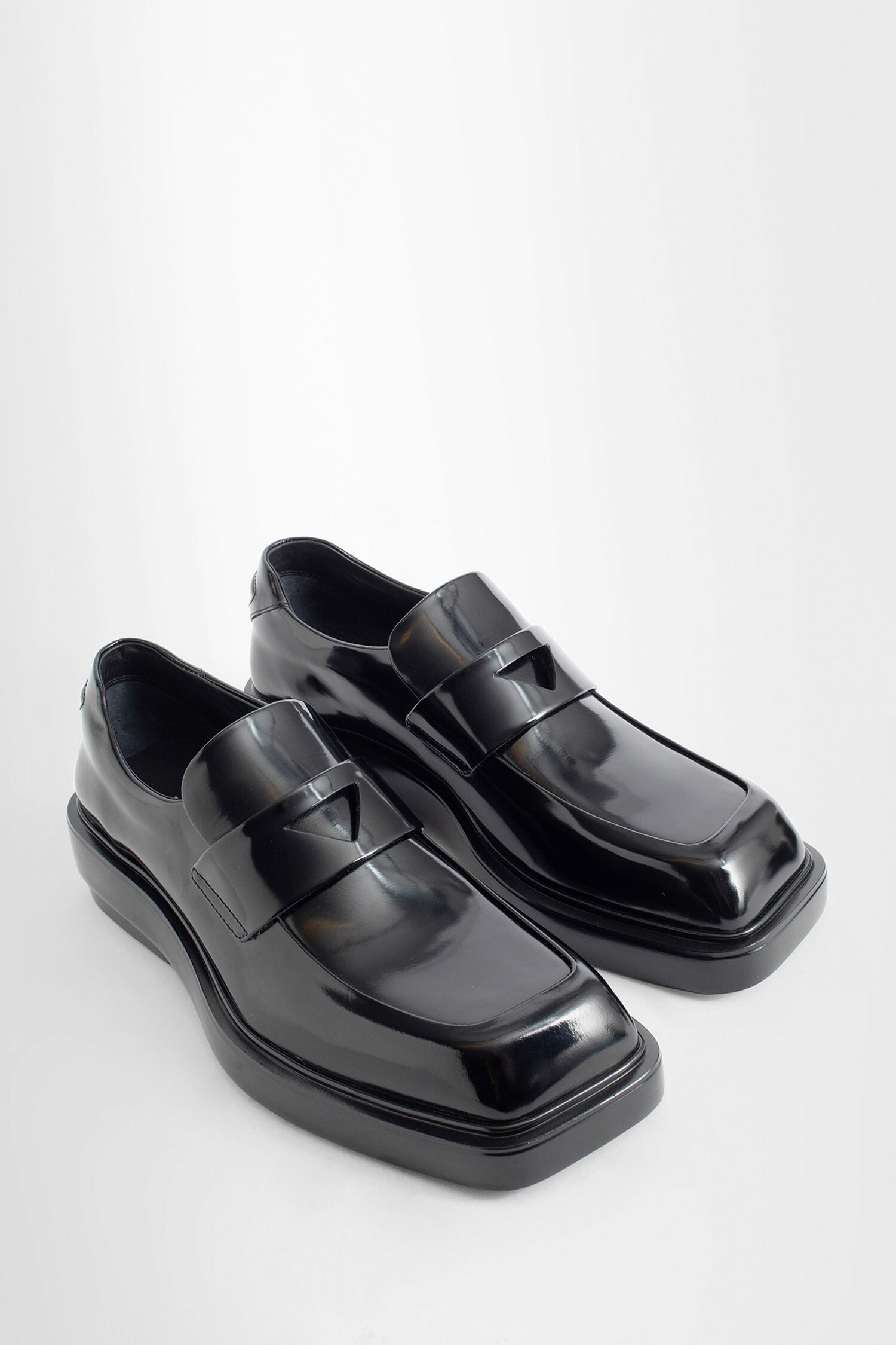 PRADA WOMAN BLACK FLATS