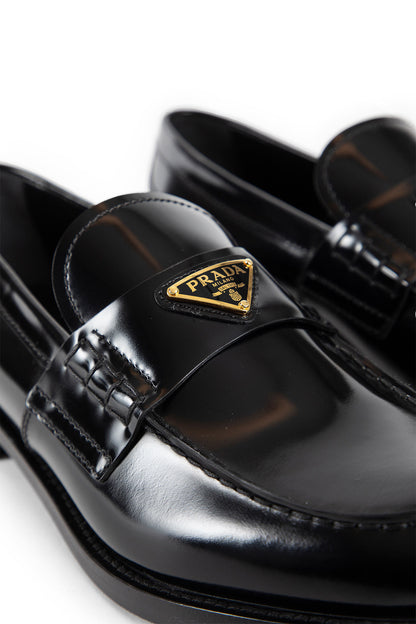 PRADA WOMAN BLACK FLATS