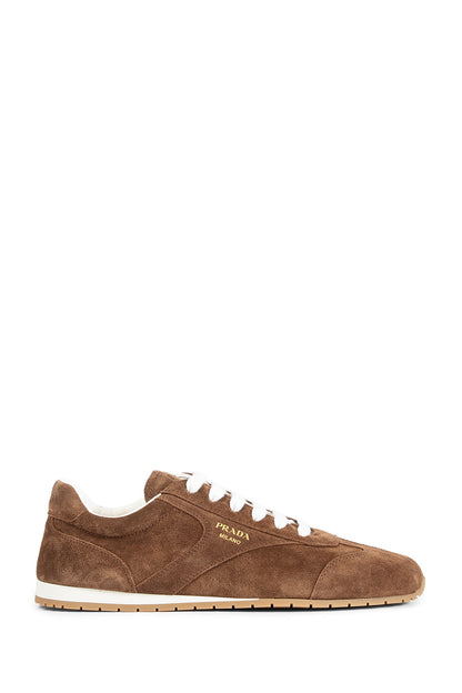 Sneakers in Suede