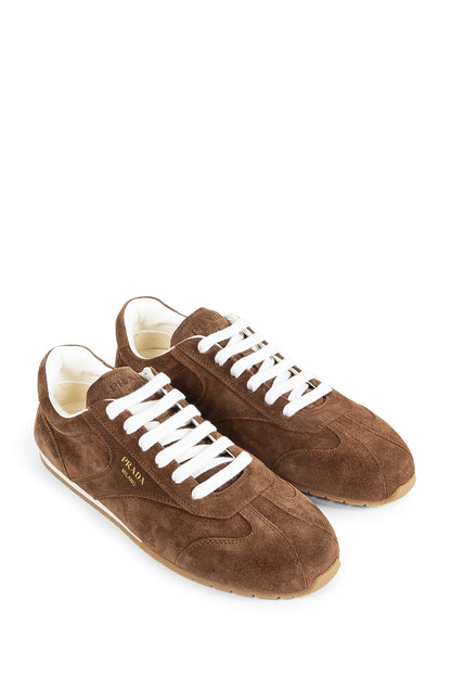 Sneakers in Suede