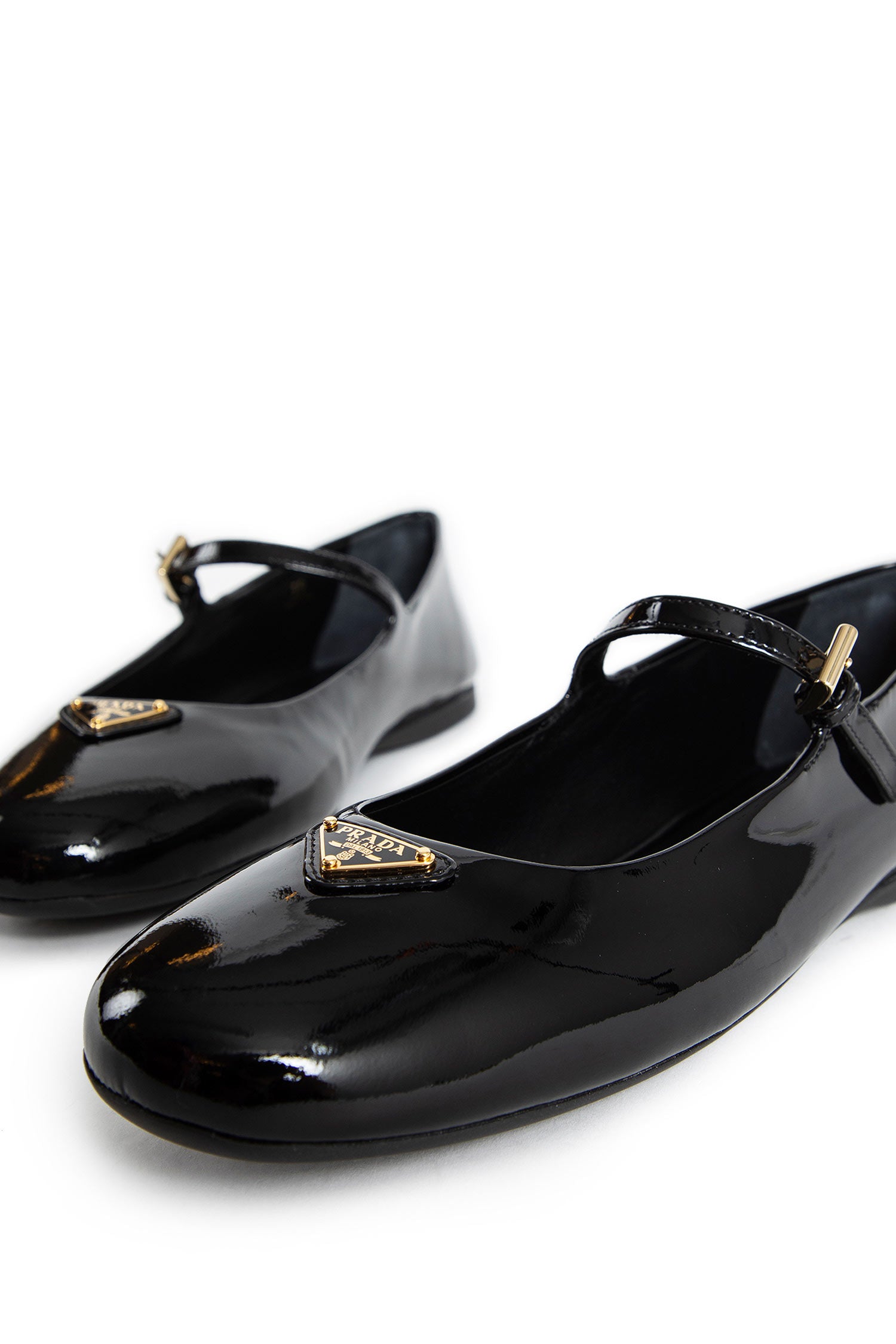 PRADA WOMAN BLACK FLATS