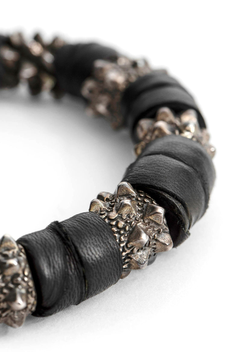 KD2024 UNISEX BLACK JEWELLERY