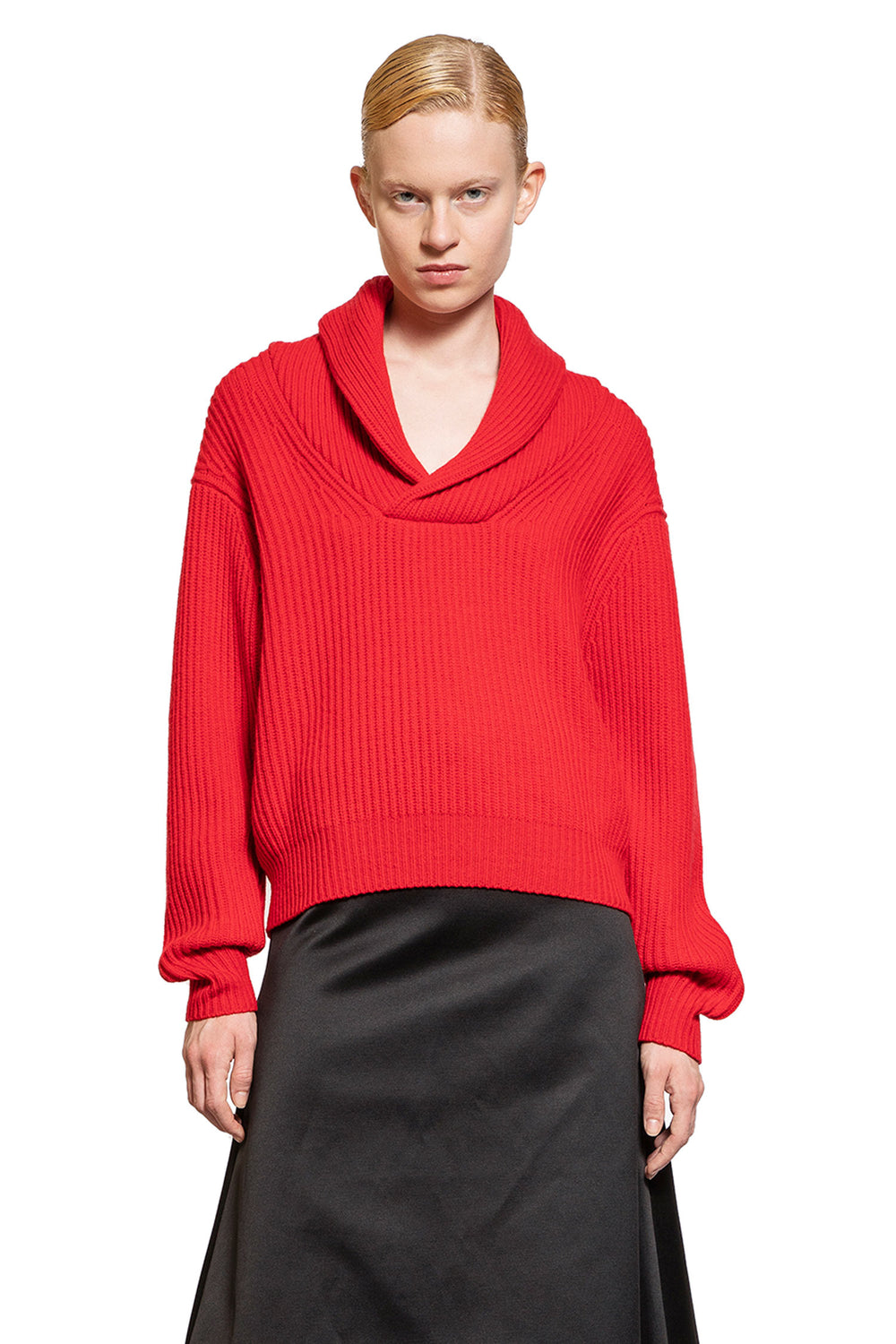 THE GARMENT WOMAN RED KNITWEAR