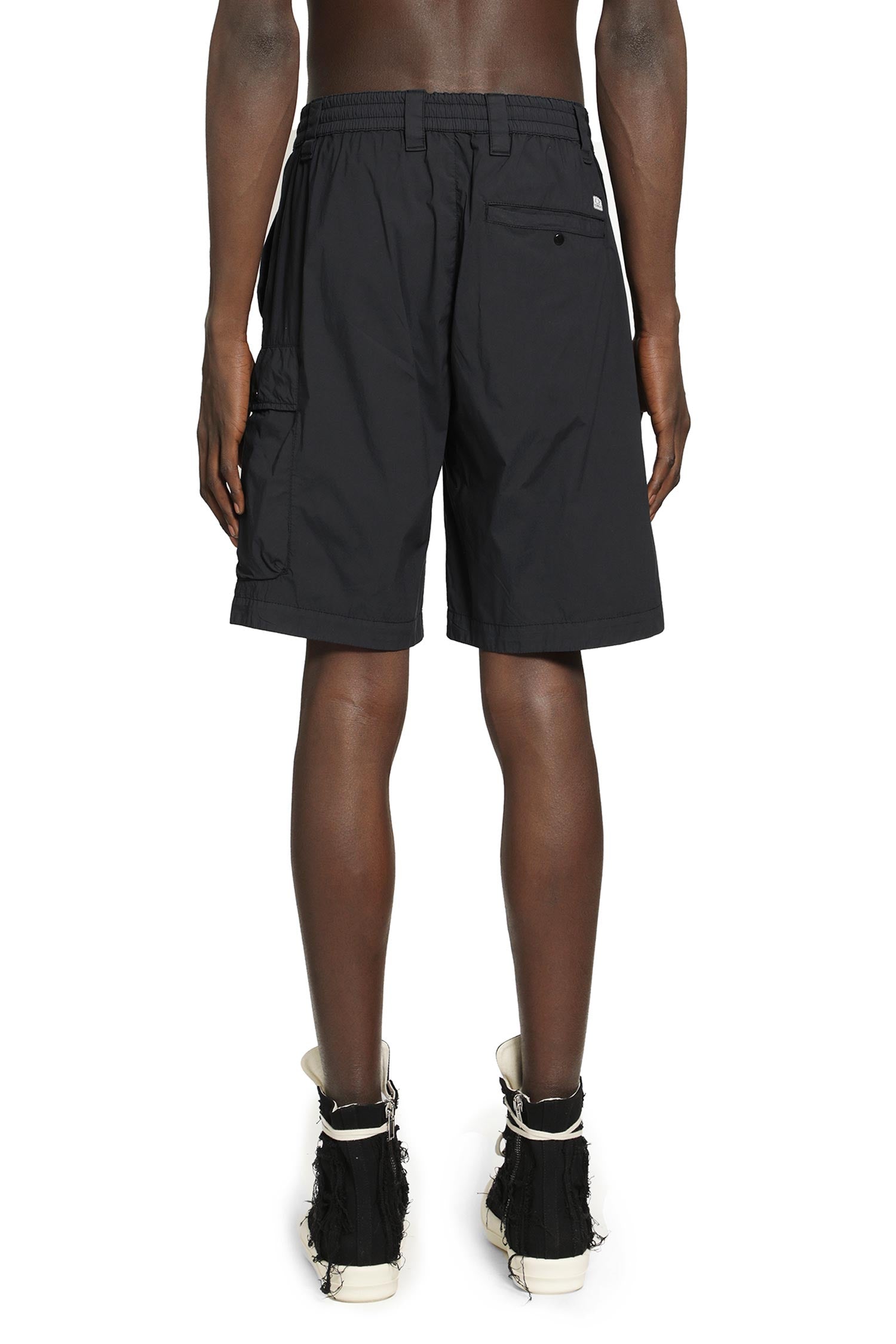 C.P. COMPANY 50 Fili Stretch Loose Lens Cargo Shorts man