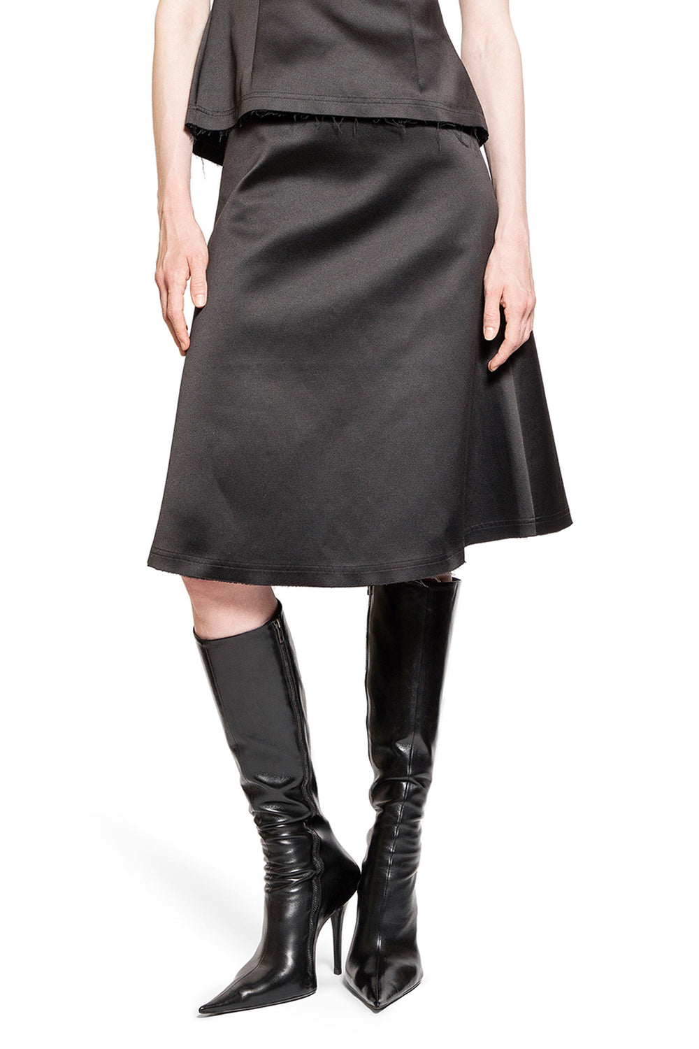 THE GARMENT WOMAN BLACK SKIRTS