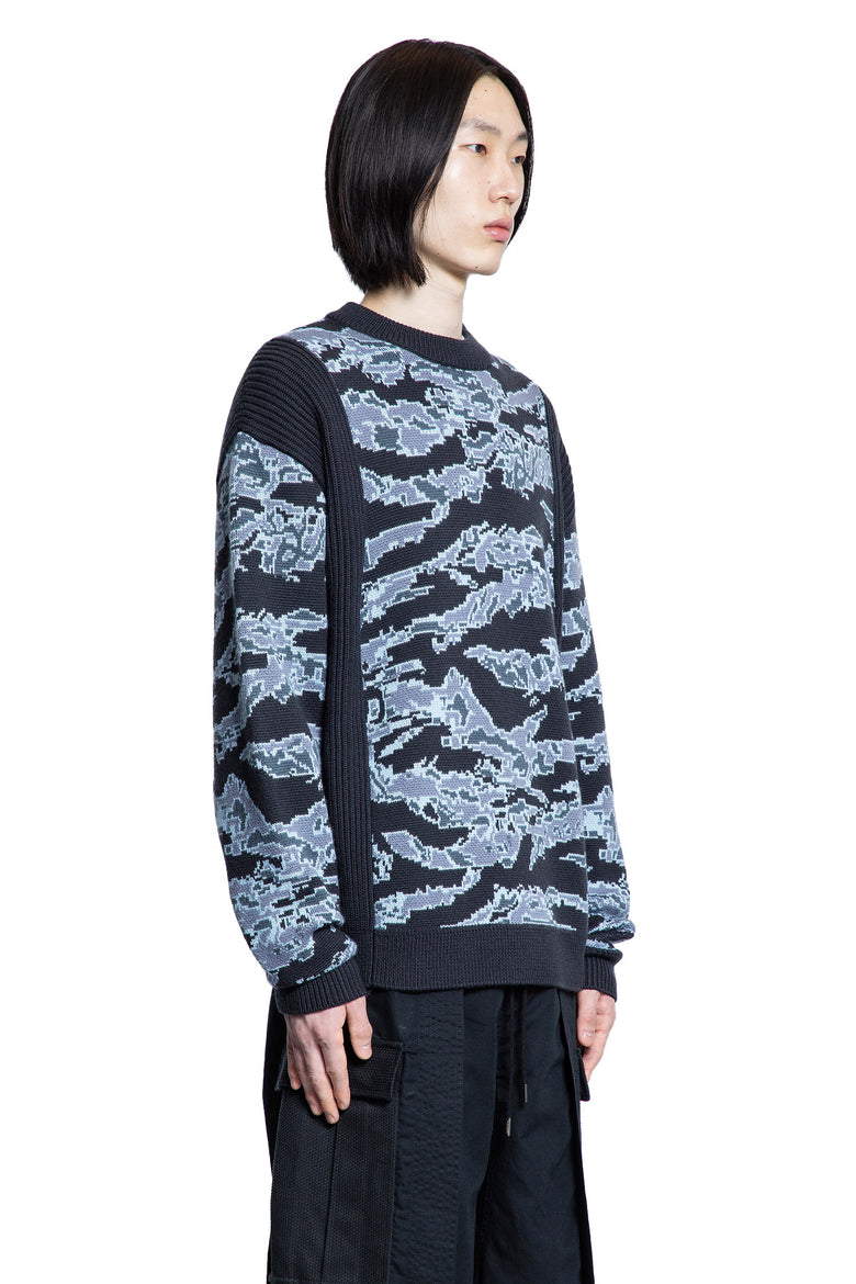 2206 Camo Knitted Sweater