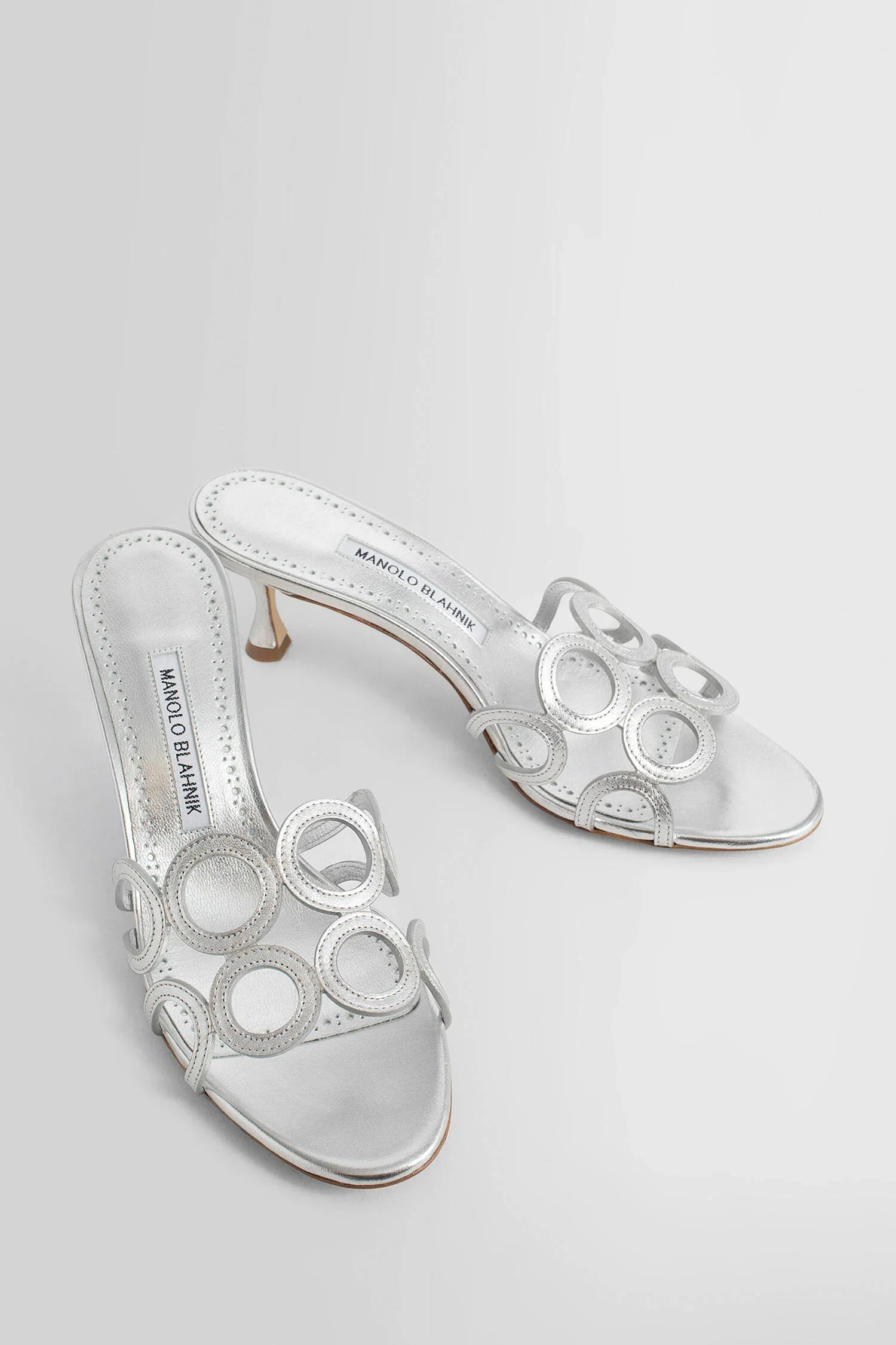 MANOLO BLAHNIK WOMAN SILVER SANDALS & SLIDES - Antonioli.eu