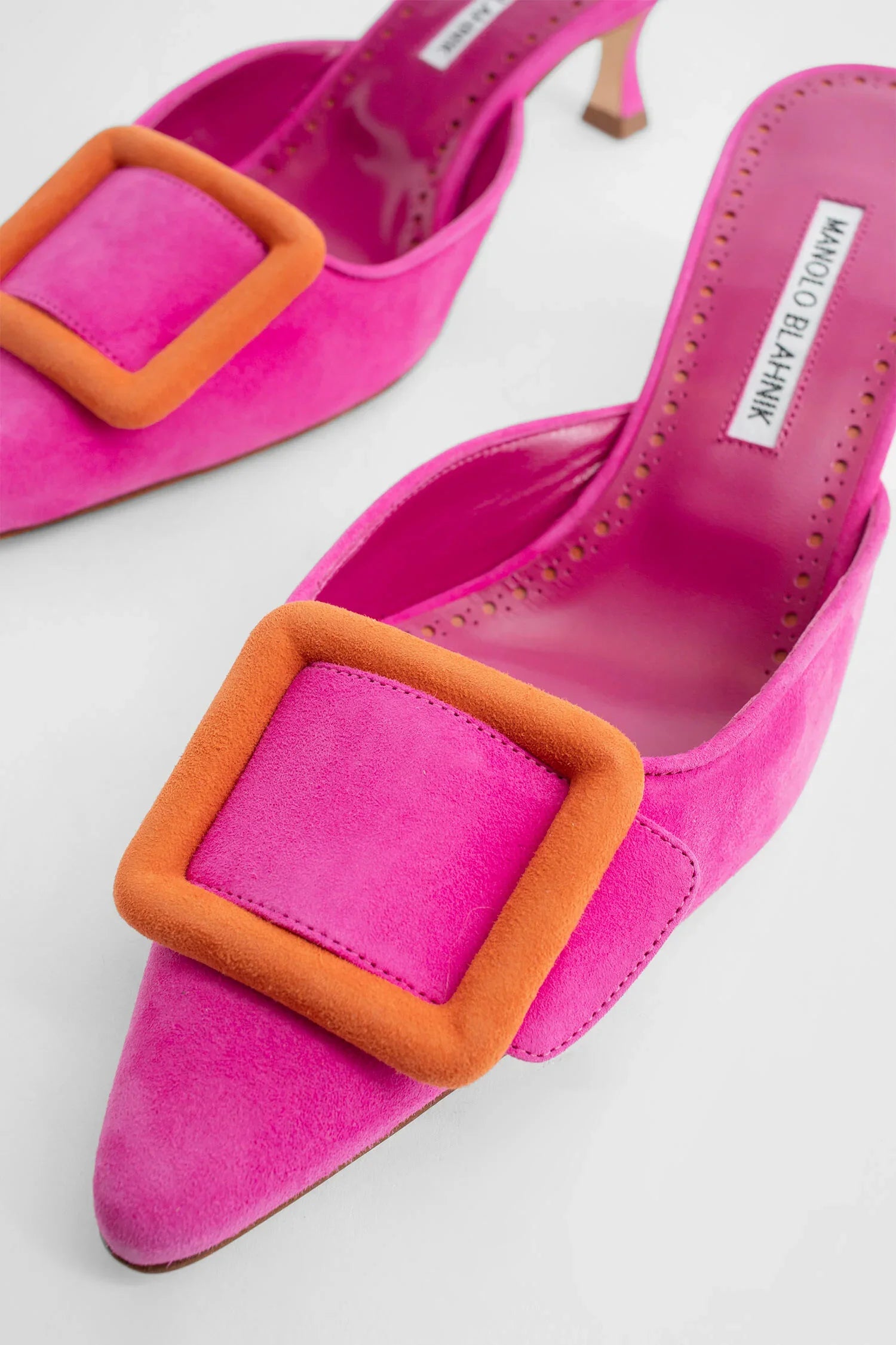 MANOLO BLAHNIK WOMAN PINK PUMPS - Antonioli.eu