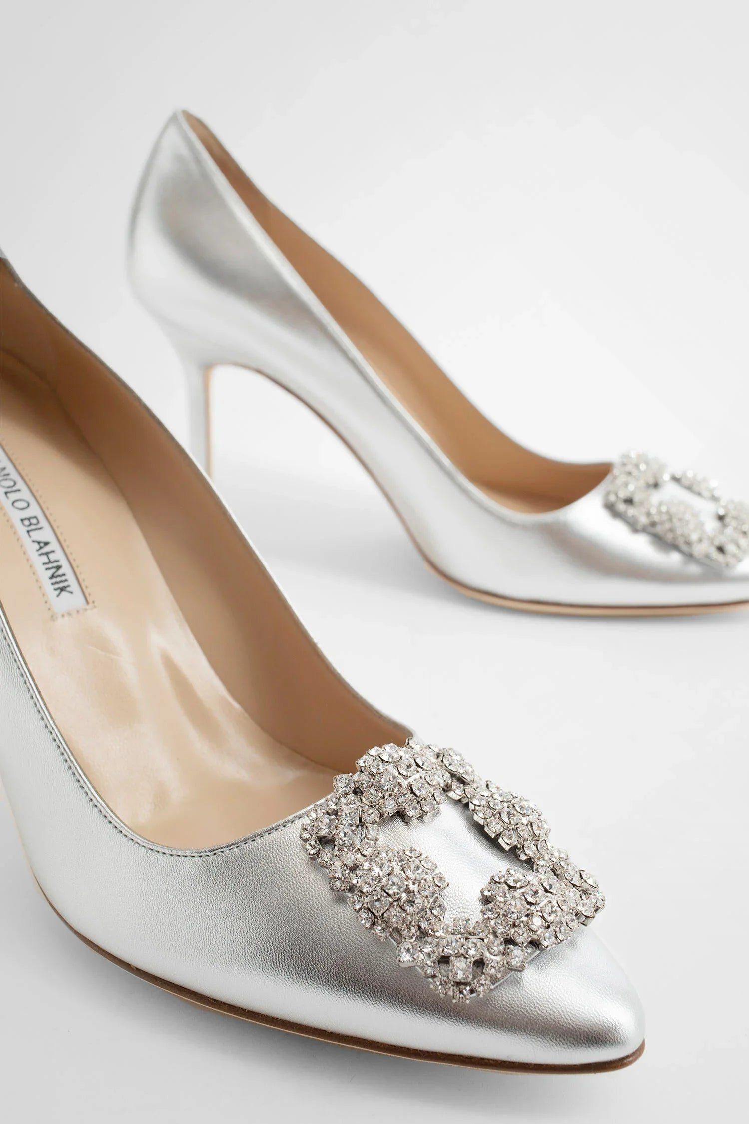 MANOLO BLAHNIK WOMAN SILVER PUMPS - Antonioli.eu