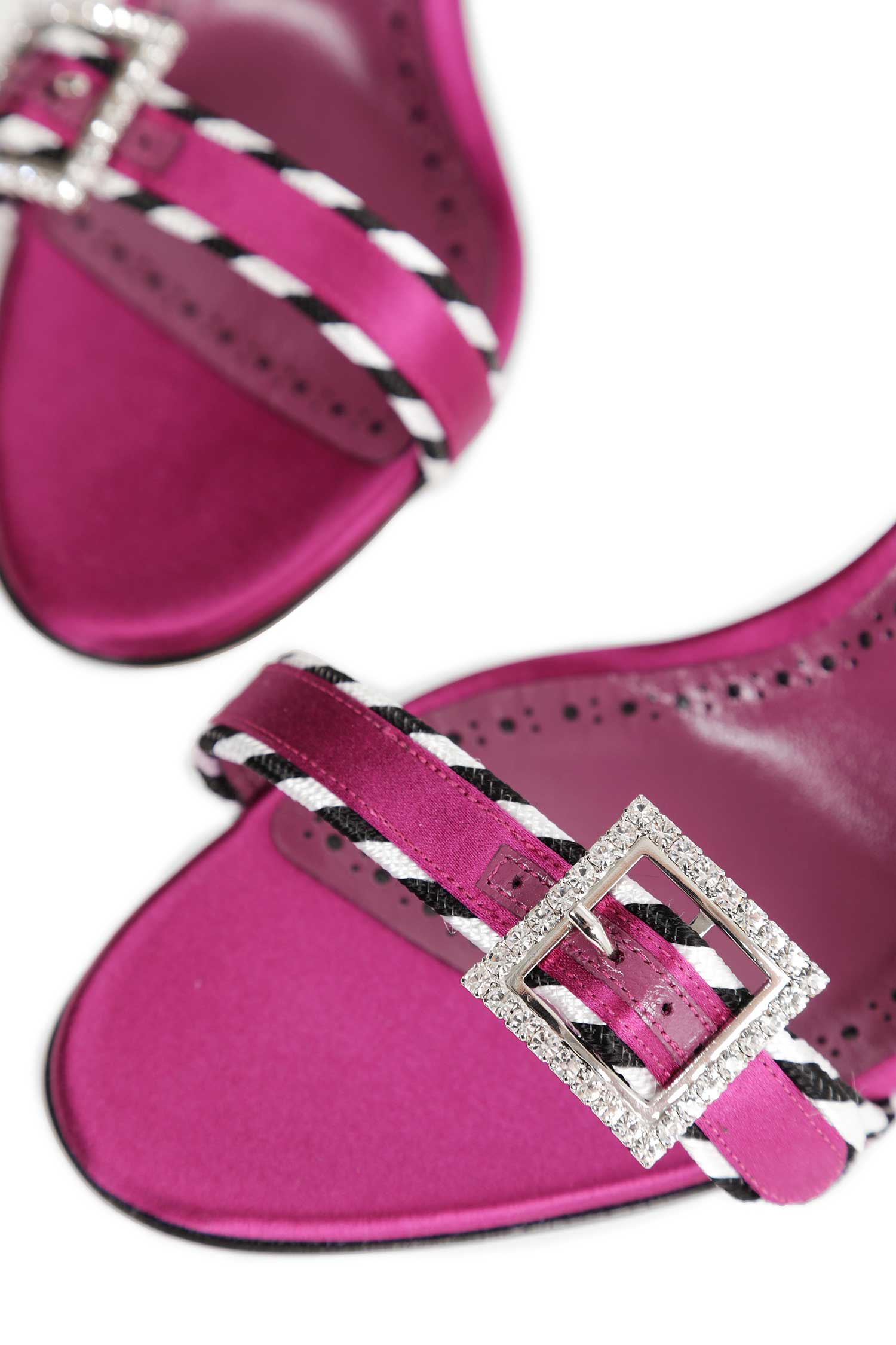 MANOLO BLAHNIK MANOLO BLAHNIK WOMAN  SANDALS & SLIDES woman