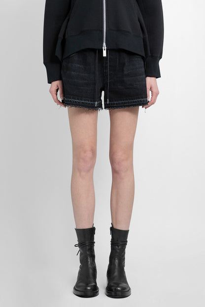 SACAI WOMAN BLACK SHORTS