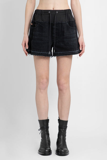 SACAI WOMAN BLACK SHORTS