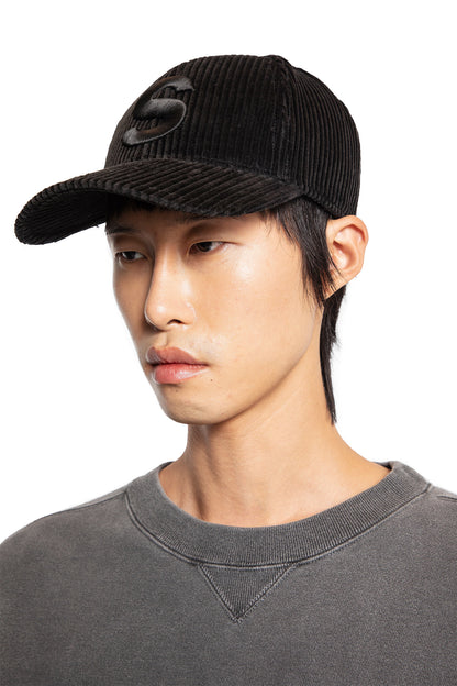 SACAI MAN BLACK HATS