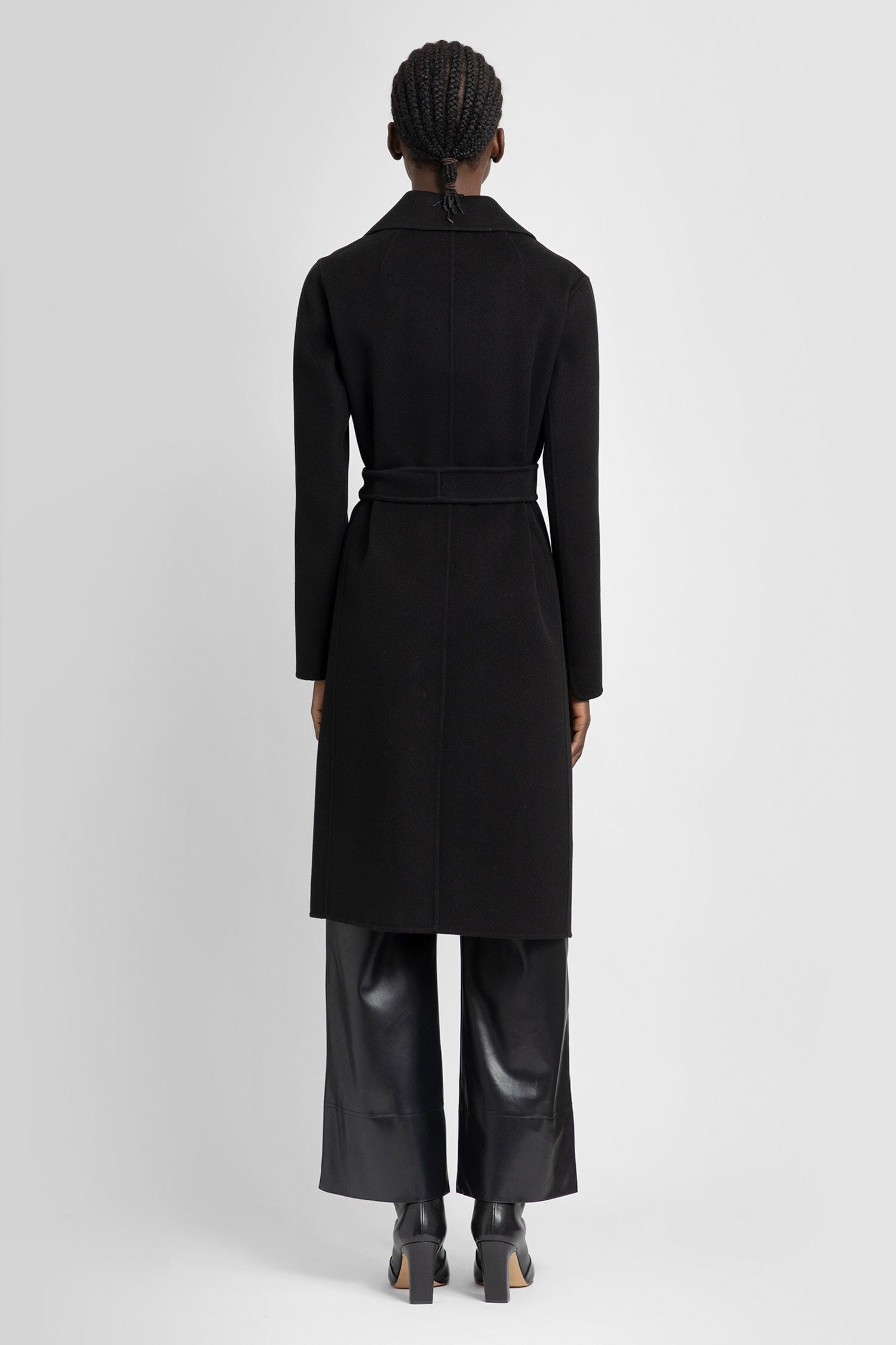 S MAX MARA WOMAN BLACK COATS - S MAX MARA - COATS | Antonioli