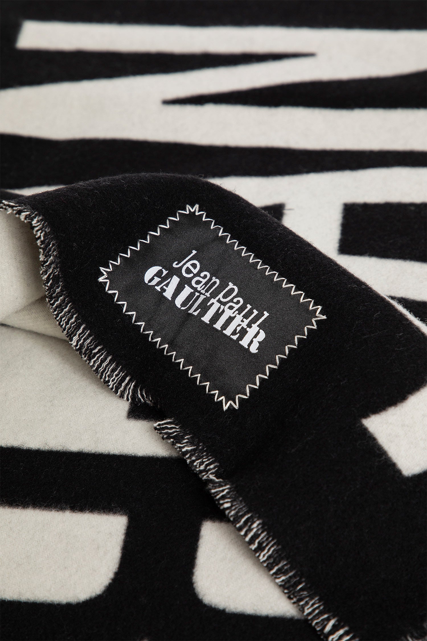 JEAN PAUL GAULTIER WOMAN BLACK&WHITE SCARVES