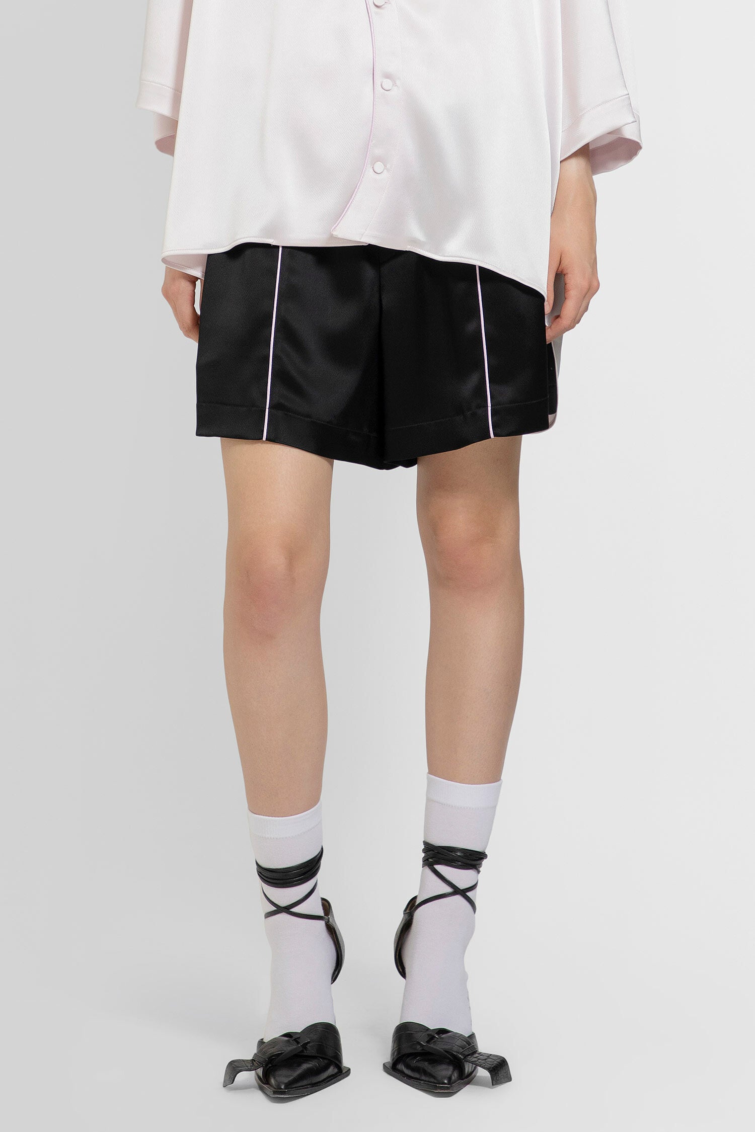 SSHEENA WOMAN BLACK&WHITE SHORTS