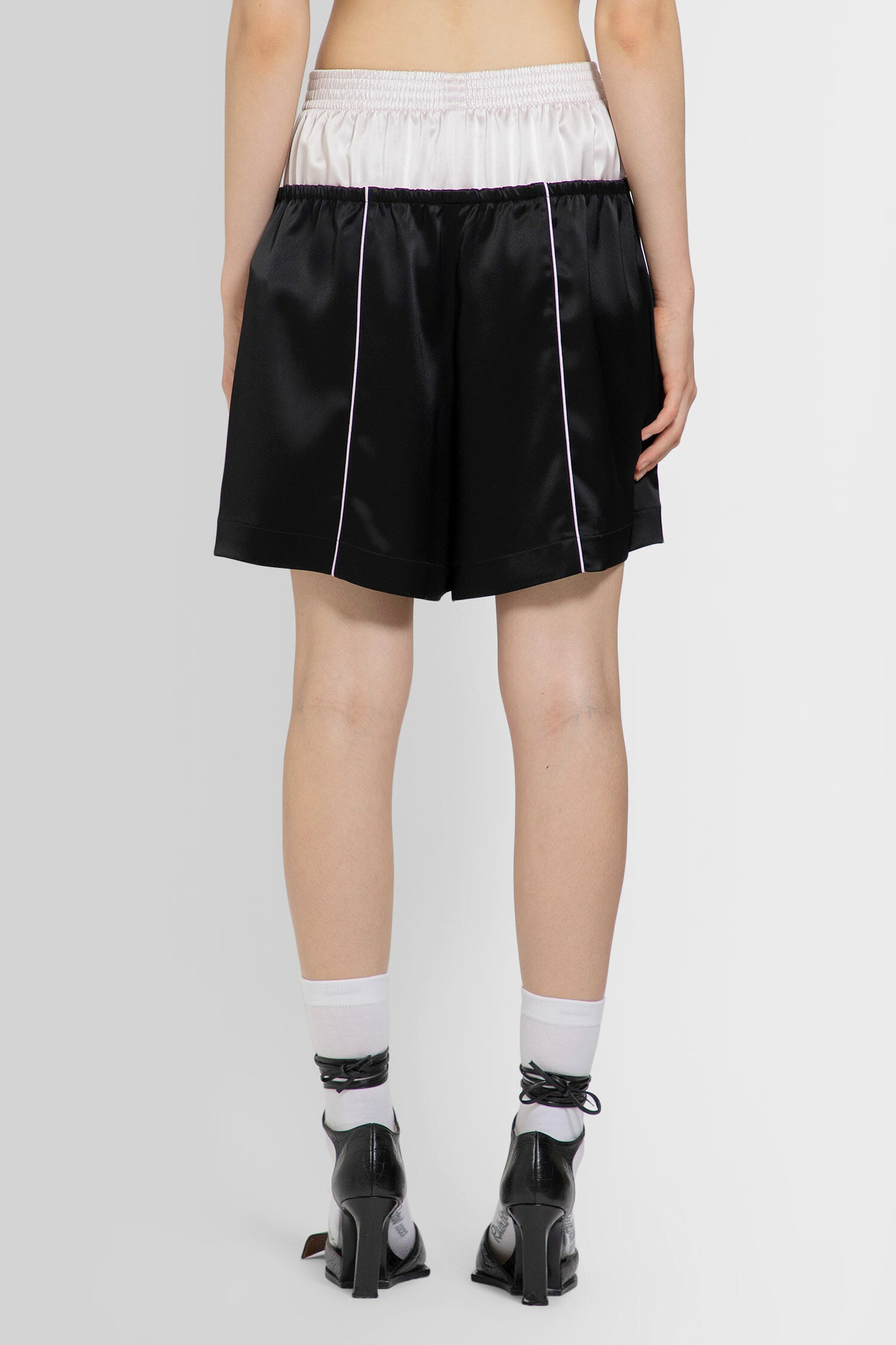 SSHEENA WOMAN BLACK&WHITE SHORTS