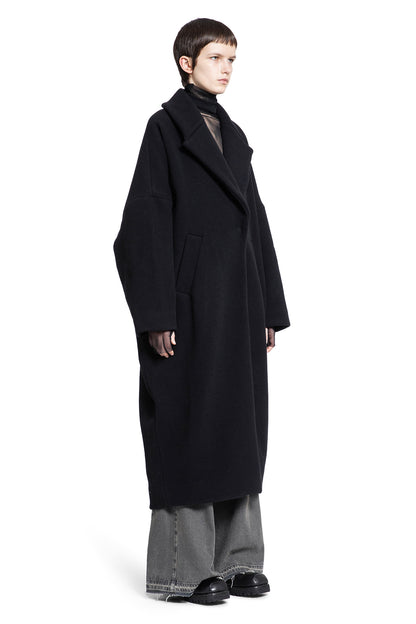 ANDREA YA AQOV WOMAN BLACK COATS