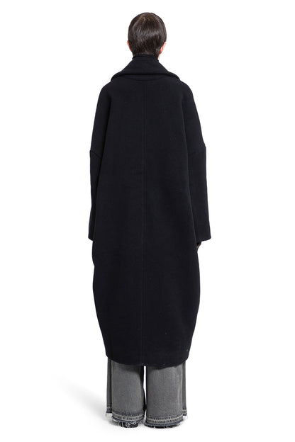 ANDREA YA AQOV WOMAN BLACK COATS