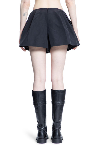 SACAI WOMAN BLACK SHORTS